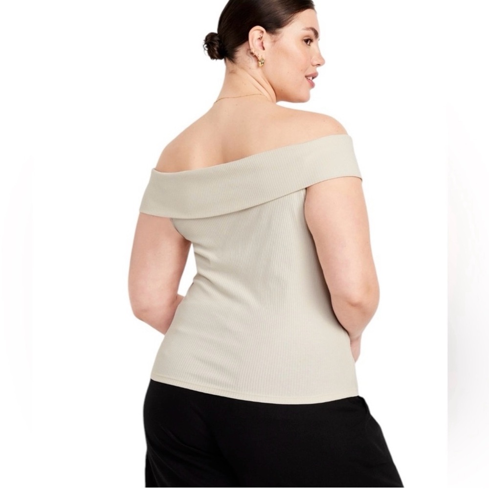 Old Navy Cream Sleeveless Blouse